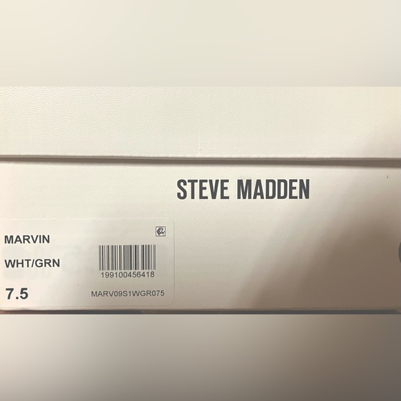 STEVE MADDEN Marvin Sneakers. White/Green Faux Leather (w/ charm)- Size: 7.5 - Picture 11 of 11